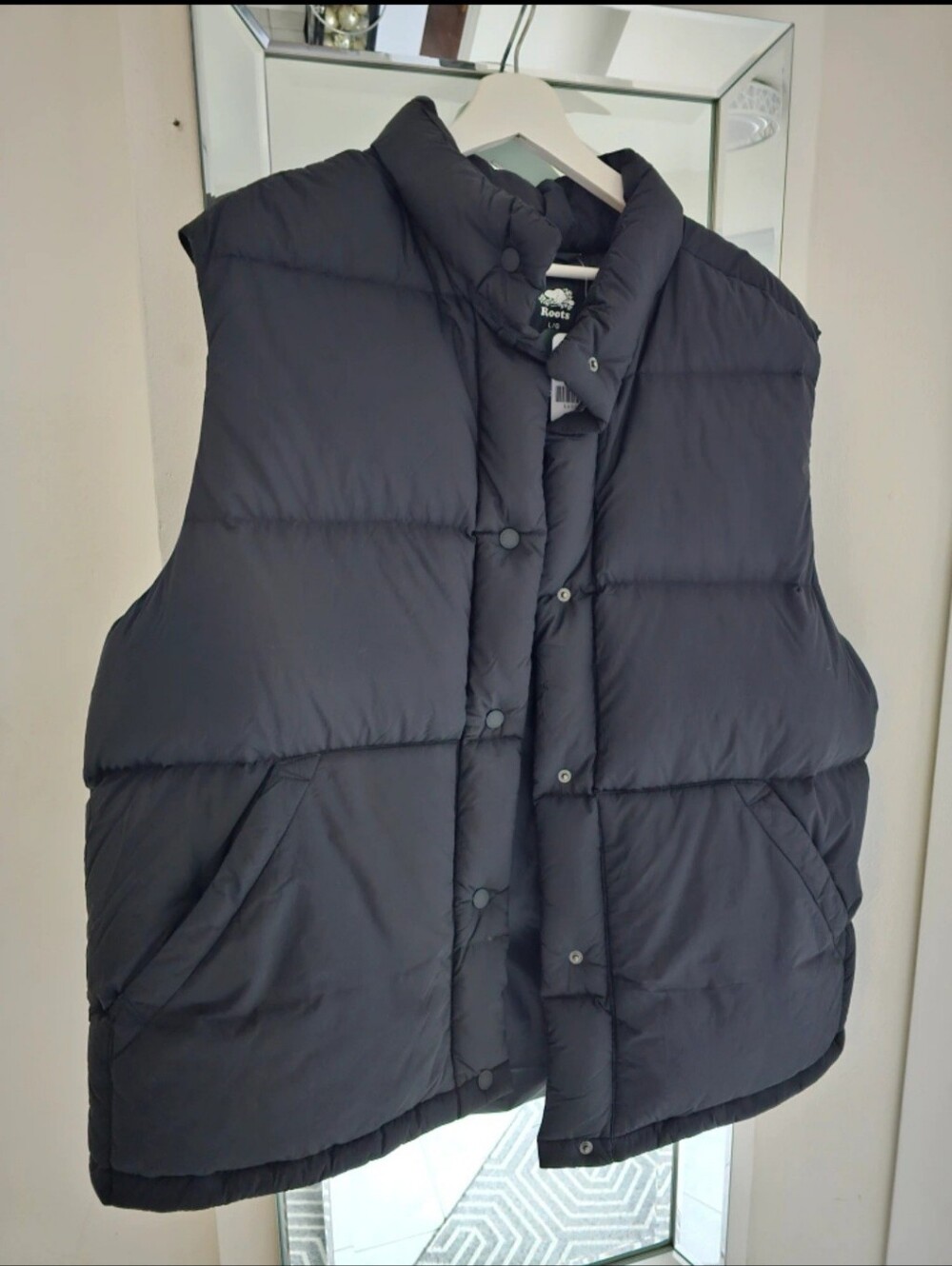 NWT Roots Black Quilted Puffer Vest (Sz. Large)